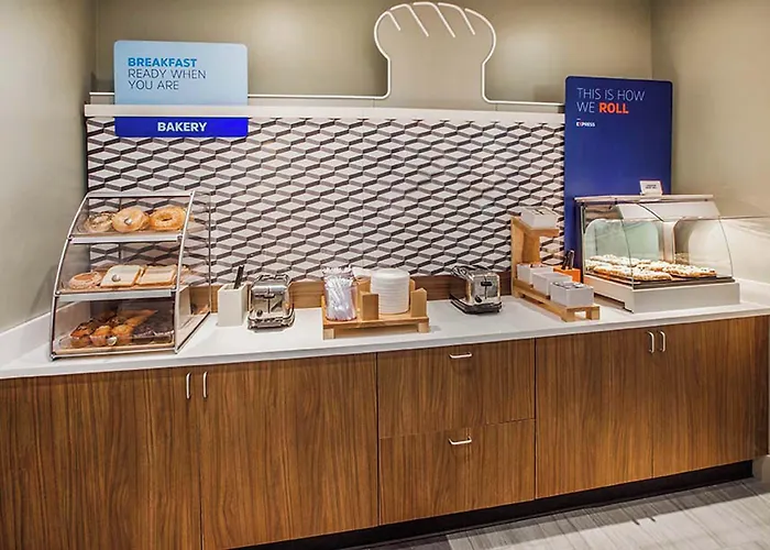 Holiday Inn Express Hotel & Suites Newport South By Ihg